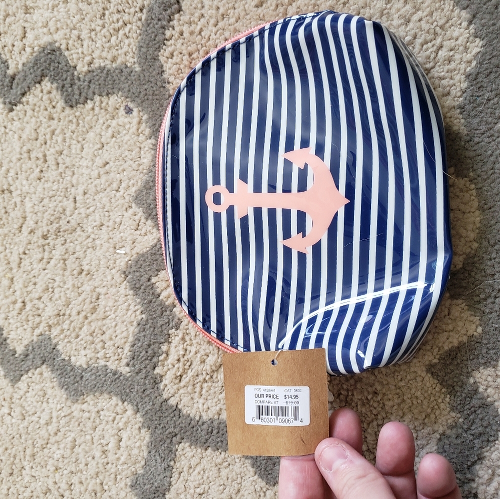 Cosmetic bag